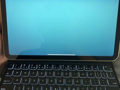 iPad A16 128GB + ESR Magnetic RGB Keyboard Case + Boxes