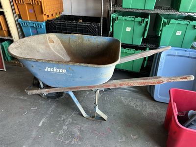 Jackson Wheelbarrow NEEDS NEW WHEEL