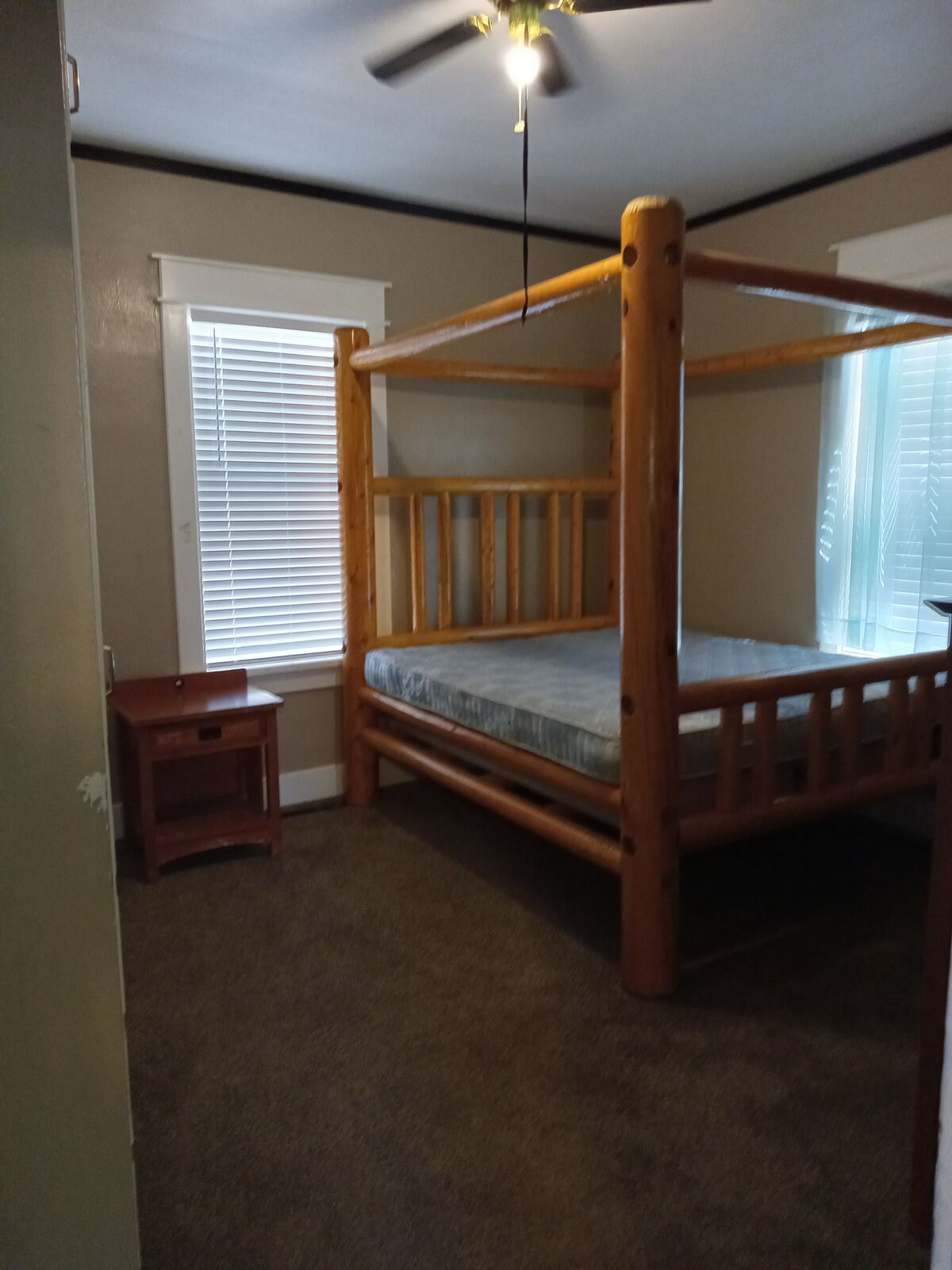 Move in today! No application in partially shared home (by bus stop) including utilities heat laundry internet