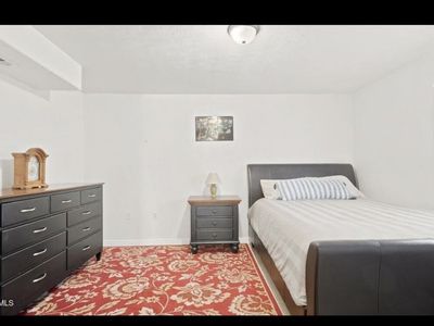 Queen Bedroom Set (Mattress and Rug Included)