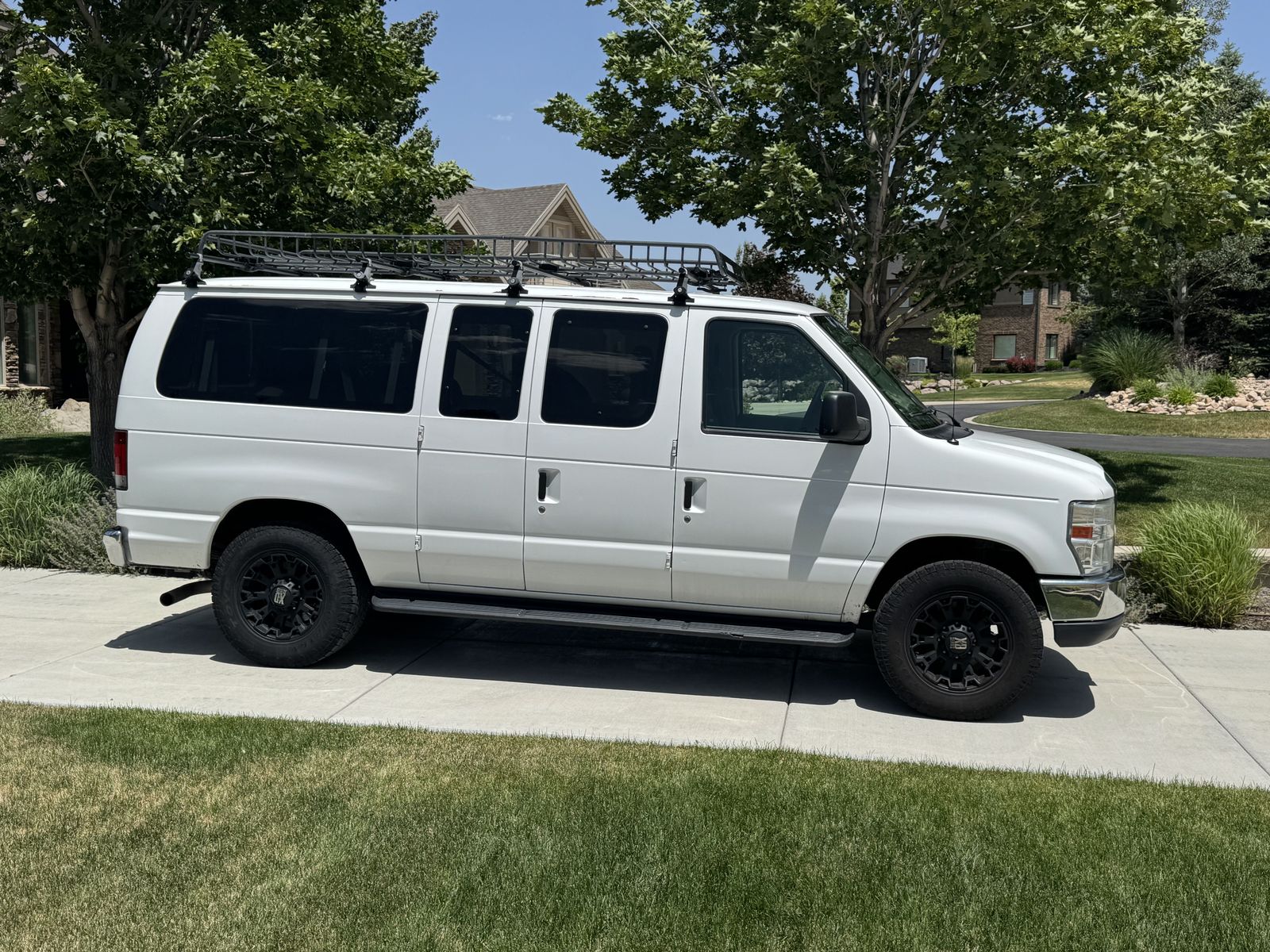 2011 Ford E-Series E-350 SD XLT