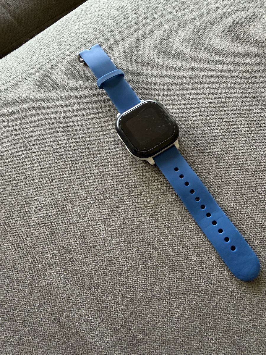 Verizon gizzmo watch and charger