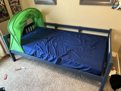 Free twin bed frame with mattress