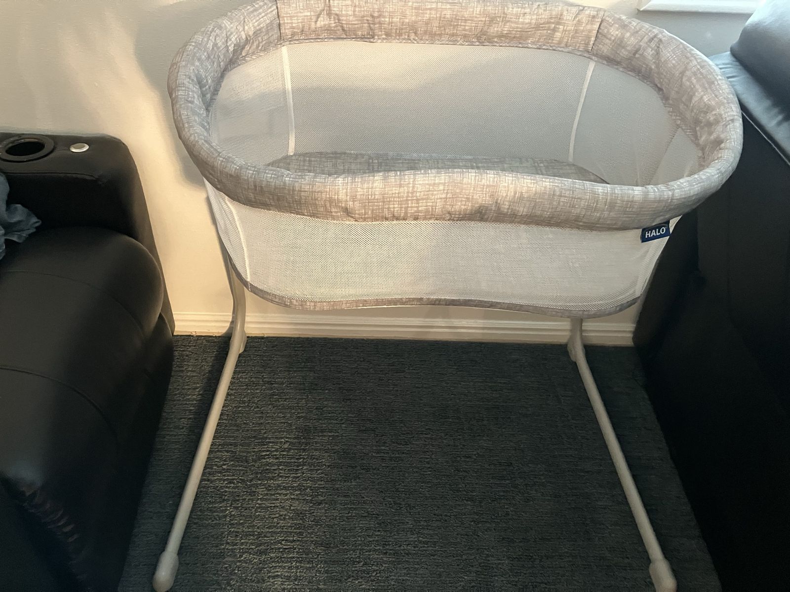 HALO BassiNest Swivel Sleeper - Gray Tweed Mesh Bassinet