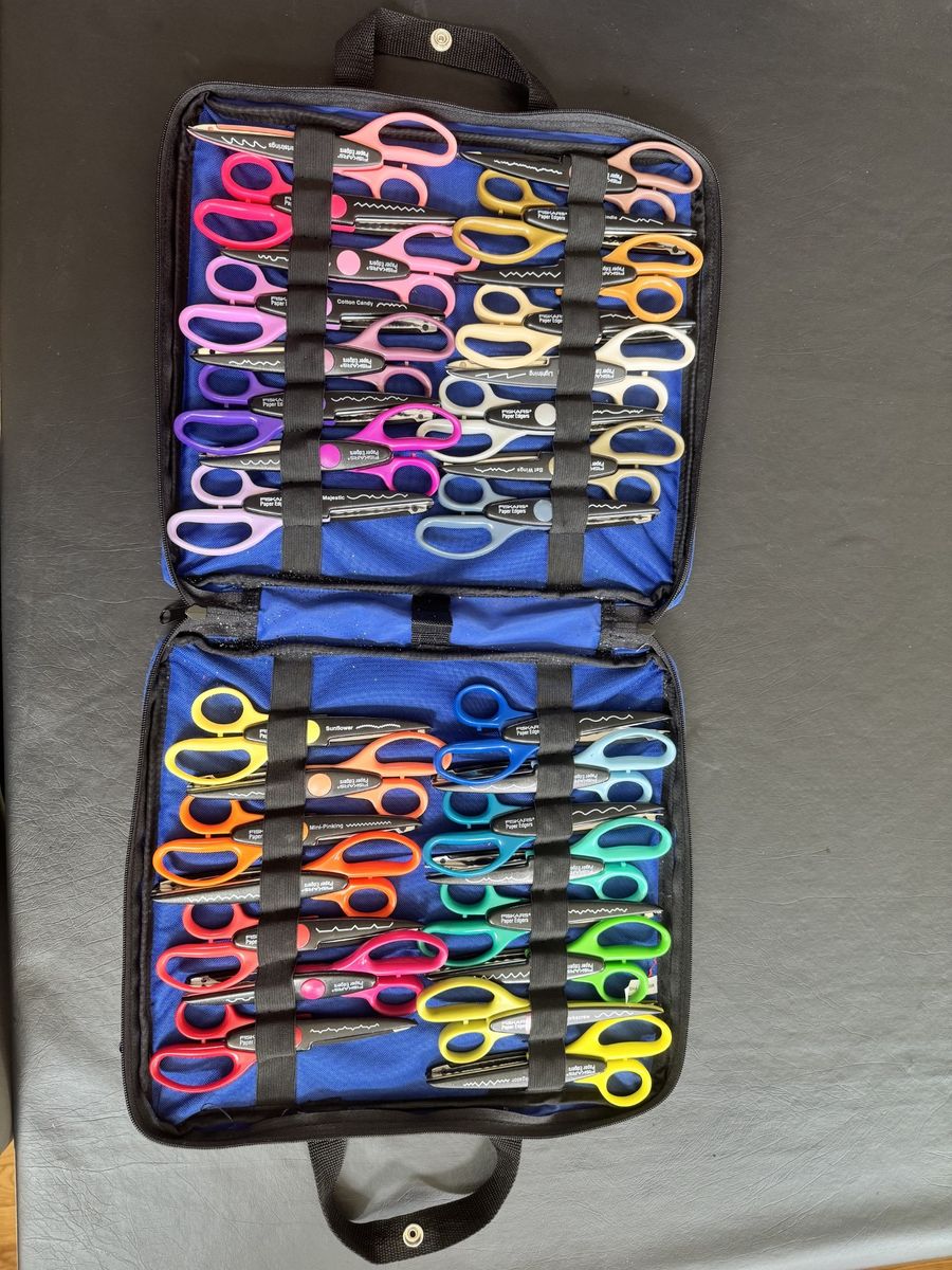 31 Pairs Fiskars Paper Edgers Craft Scissors in Case - Excellent Condition!