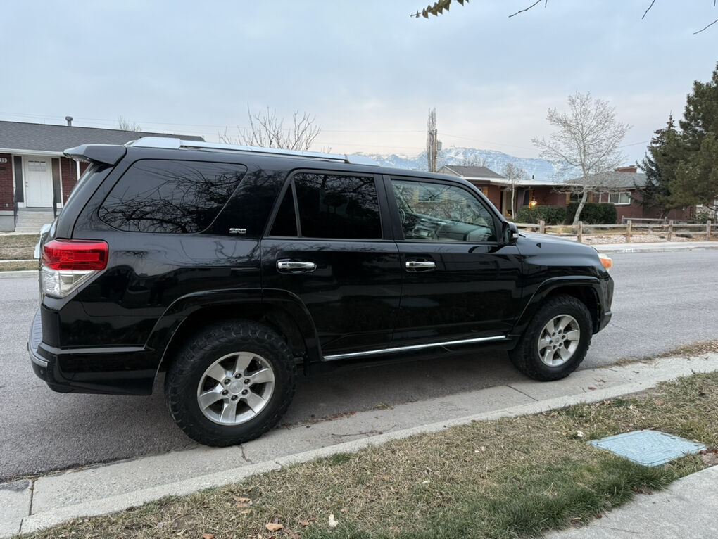 2011 TOYOTA 4RUNNER SR5