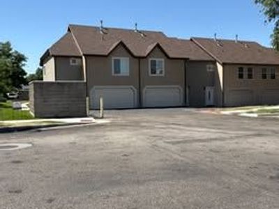 Harrow Villa Townhomes 3 bedroom 2.5 bath