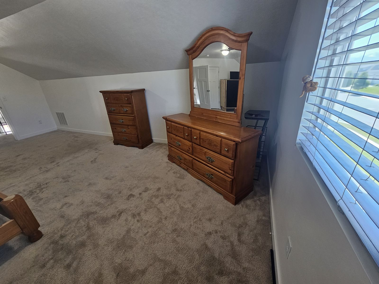 Main image 5