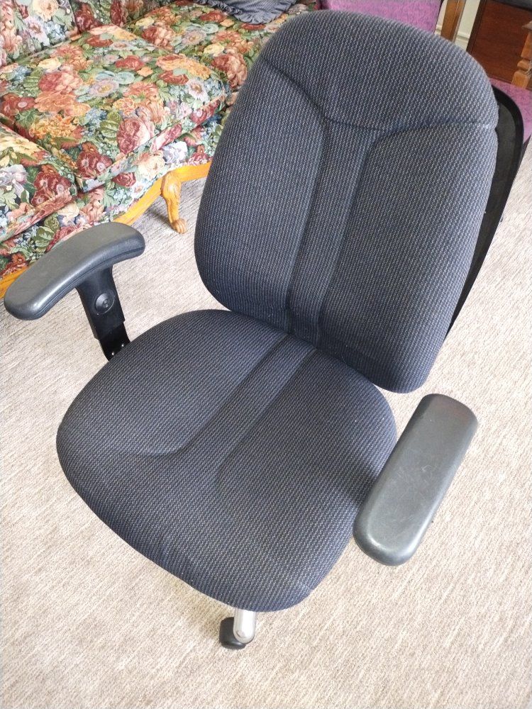 Comfortable Black Fabric Office Chair with Adjustable Arms