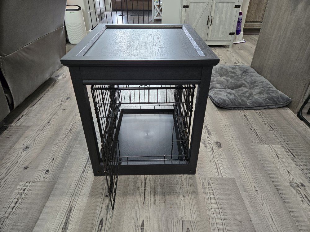 Black Wooden Dog Kennel
