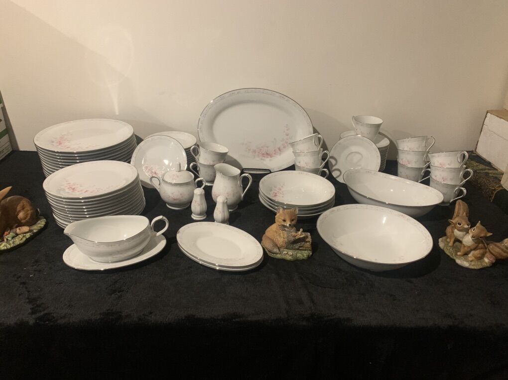 Notitake Carthage Fine China Serves 12