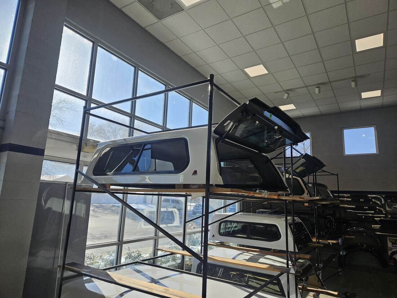 Brand New Leer 100XR Shell! Headliner! Front sliding window! 3220.00 + Tax Installed!