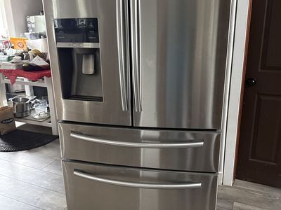 Samsung Stainless Steel French Door Refrigerator with Water Dispenser & FlexZone Drawer