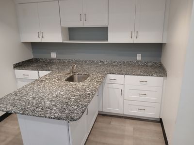 Kitchen counter tops and cabinets