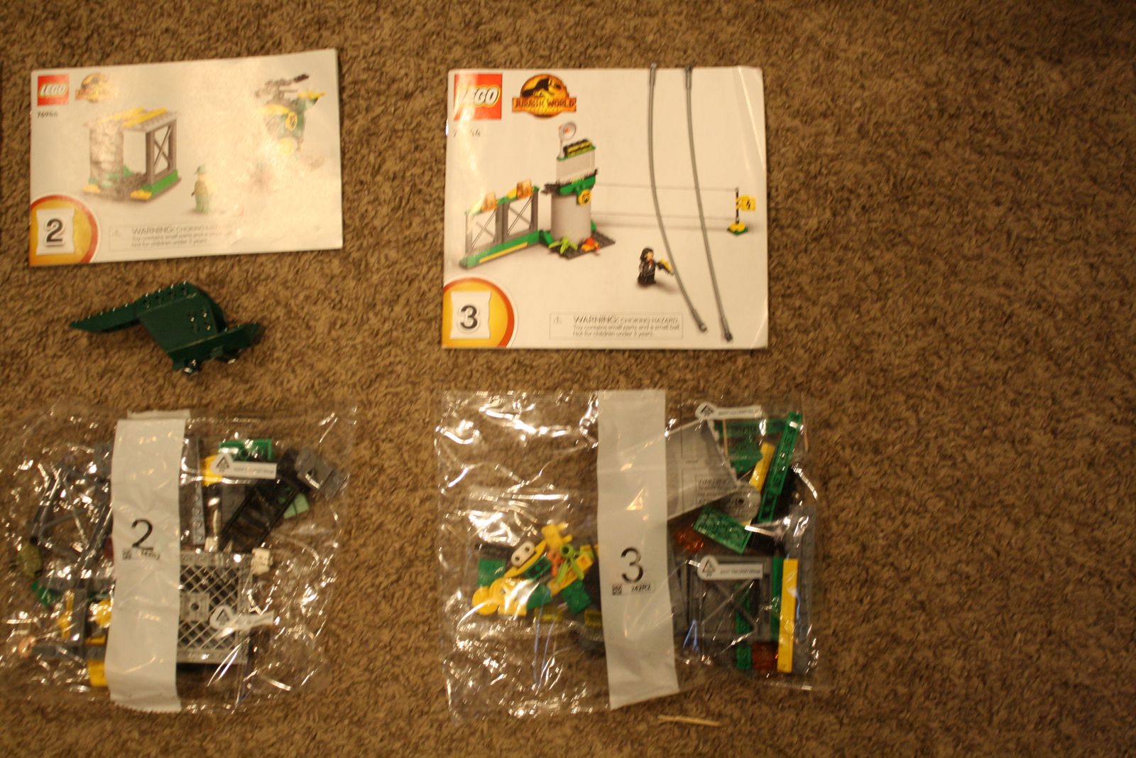 LEGO 76944 Jurassic World: T. rex Dinosaur Breakout  - no dinosaur,