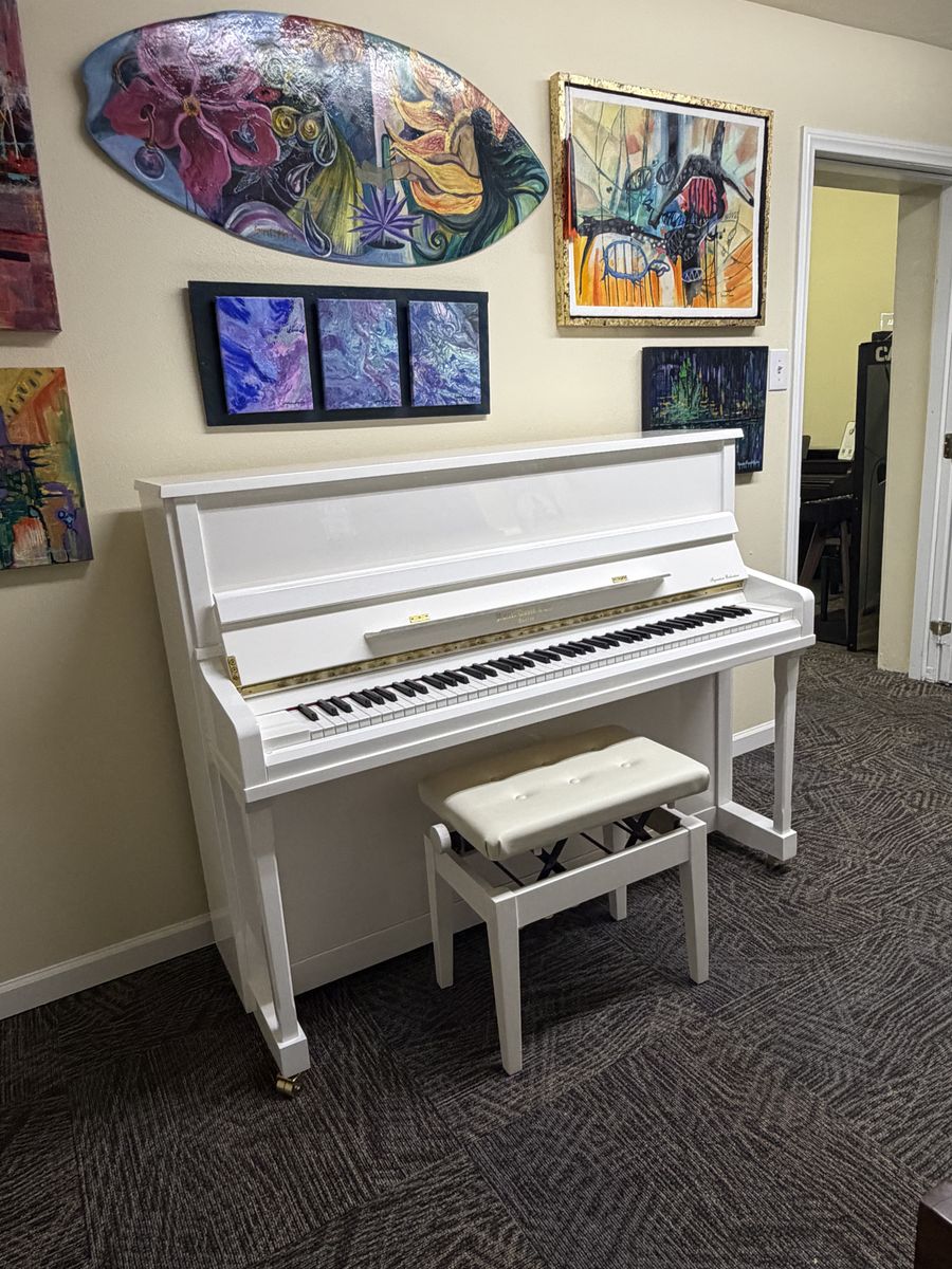 PIANO NEW WHITE STUDIO UPRIGHT 48" W/BENCH