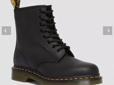 Dr Martens 1460 Boots EU39 - NEW