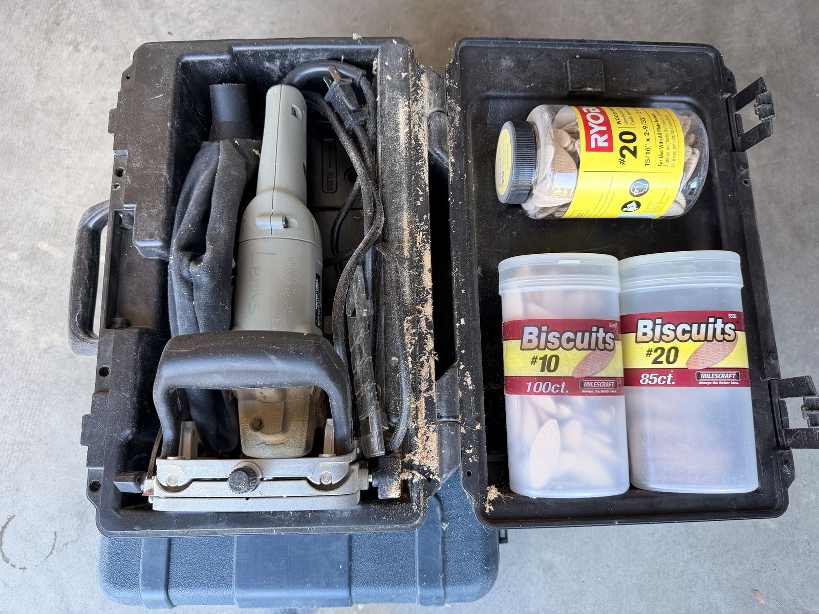 Porter Cable Biscuit Joiner 557 with case and wooden biscuits