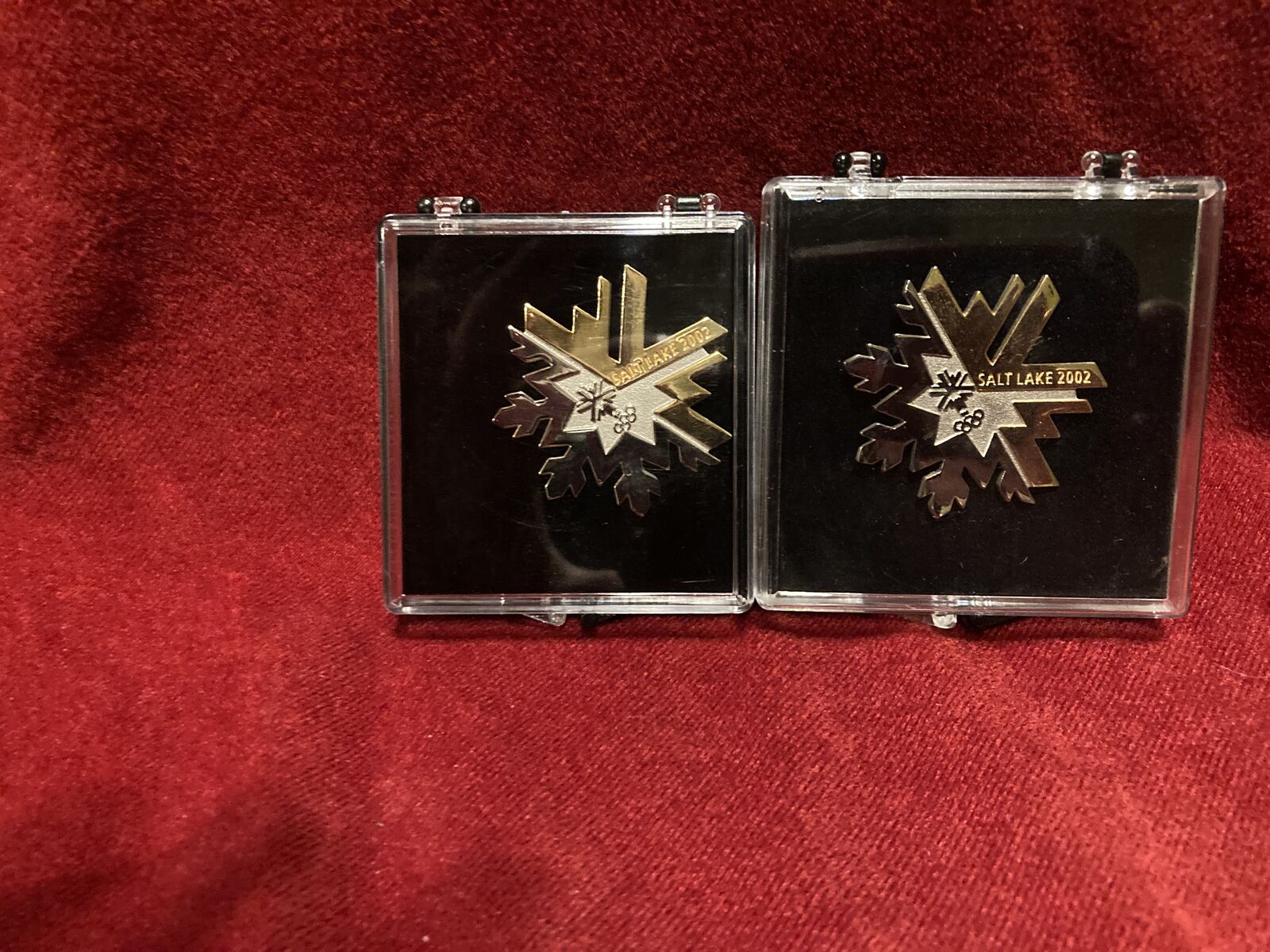 Salt Lake City 2002 Winter Olympic Pins Gold & Silver Tone Snowflakes New 2