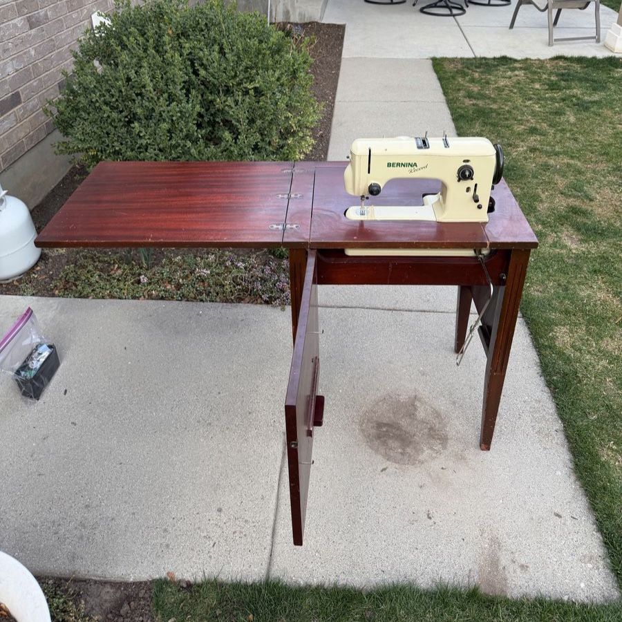 Bernina Record 530 Sewing Machine w/ Vintage Wooden Cabinet Nightstand