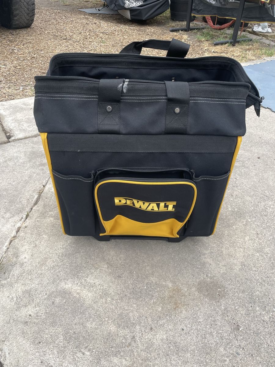 Dewalt Rolling Tool Bag