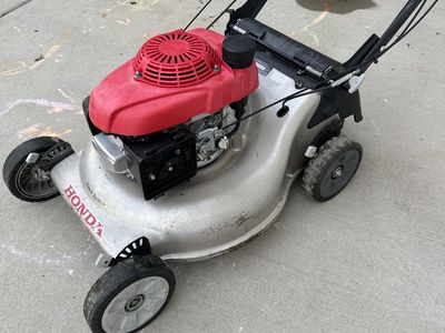 Honda HRR216 Mower - For Parts Or Fix