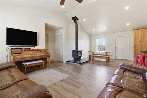 Main image 5