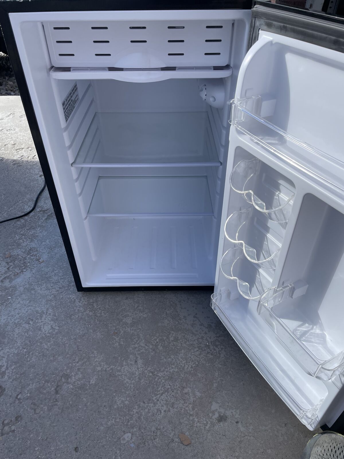 Magic chef mini fridge.