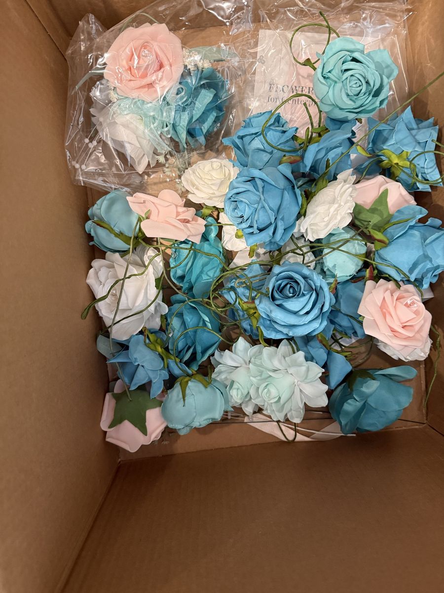 Teal & white wedding flowers & teal ties 
