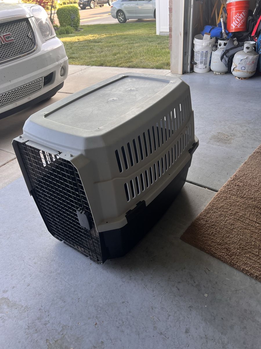 XL Dog Kennel