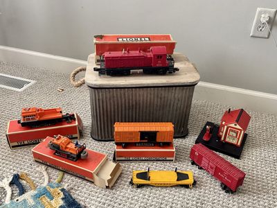 Vintage Lionel O-Gauge Train Lot – Locomotive, Cars, Track, Transformers & Accessories