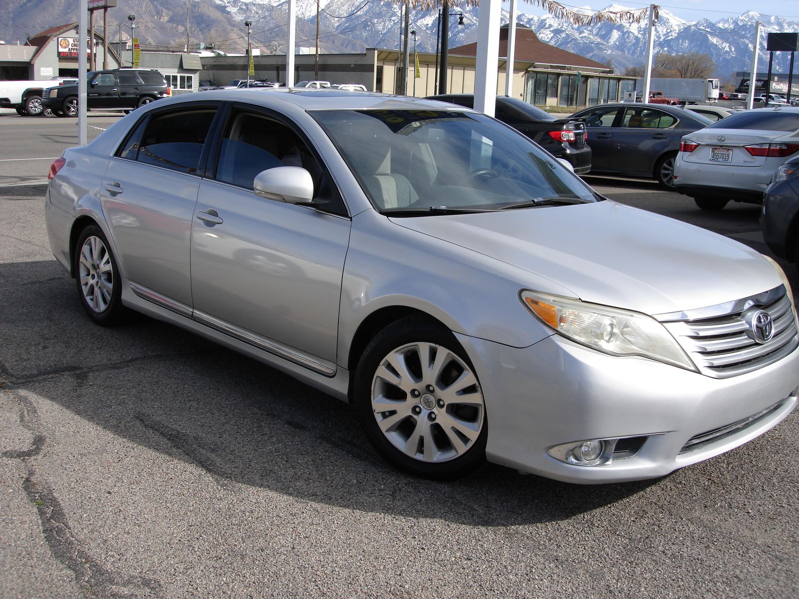 2011 TOYOTA AVALON Premium