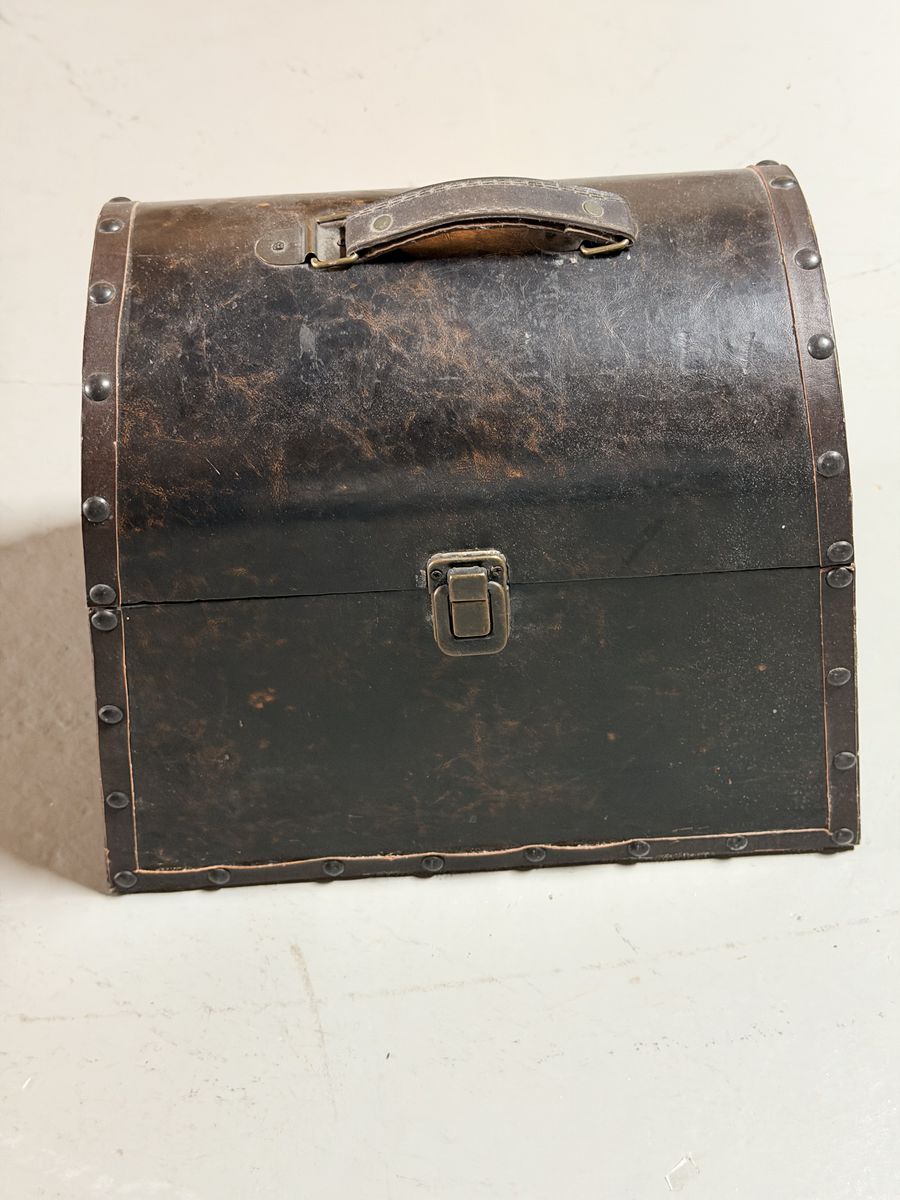 Vintage Style Faux Leather Dome Top Storage Small Trunk