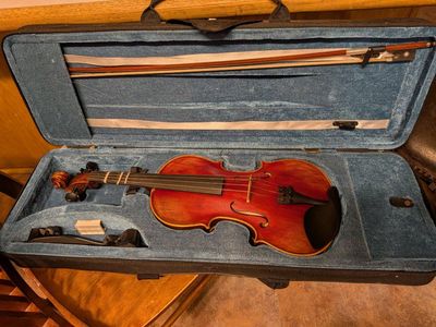 Student Violin with case and shoulder pad