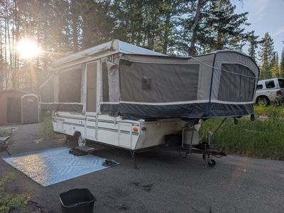 Dutchmen Pop-Up Camper Trailer