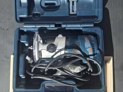 Bosch Router with Bits