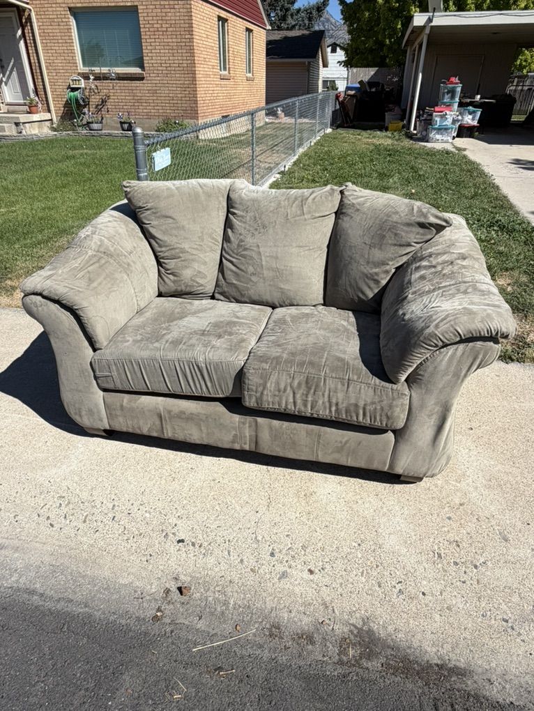 Free Sofa And Loveseat