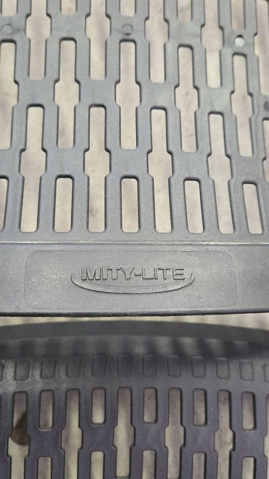 Main image 6