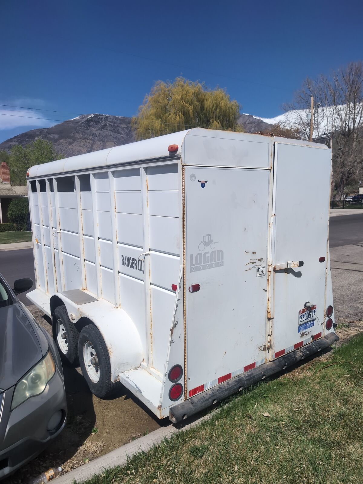 Logan Ranger III three horse trailer