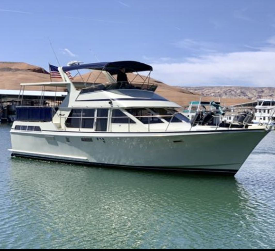 Tollycraft 40 Sundeck w/Factory Hardtop, Fresh Water, Twin Direct drive Inboards - Time Capsule