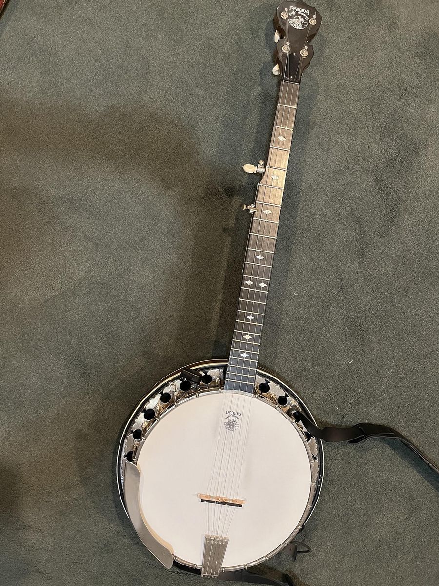 Deering Deluxe bluegrass banjo
