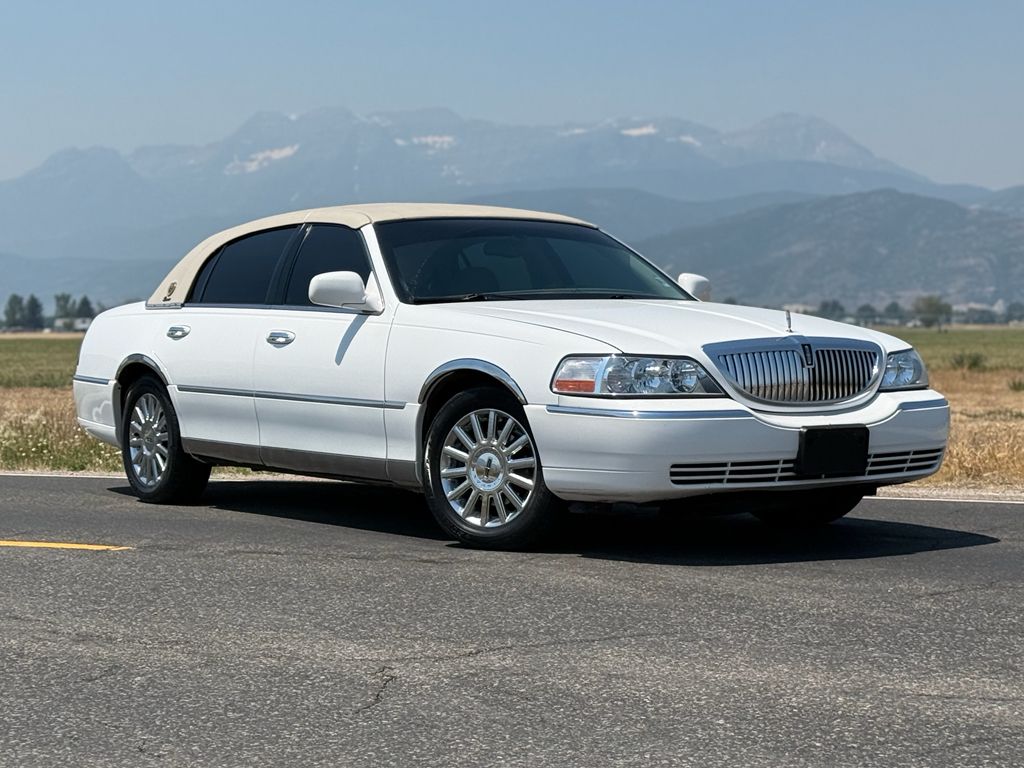 2004 Lincoln Town Car Signature