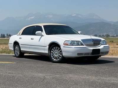 2004 Lincoln Town Car Signature