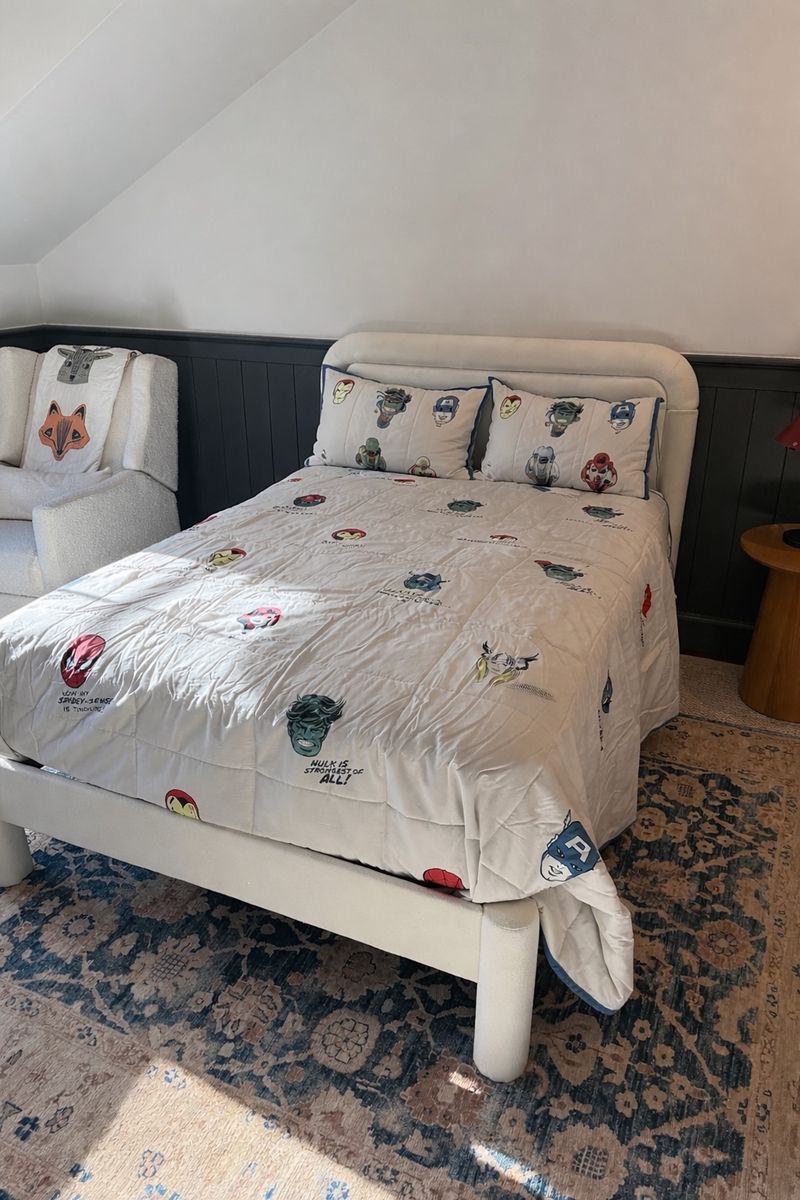 Full Size beautyrest Mattress & Boucle Bed Frame