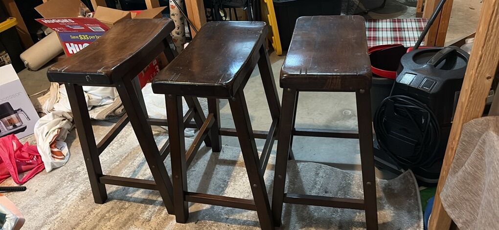 3 Bar Stools