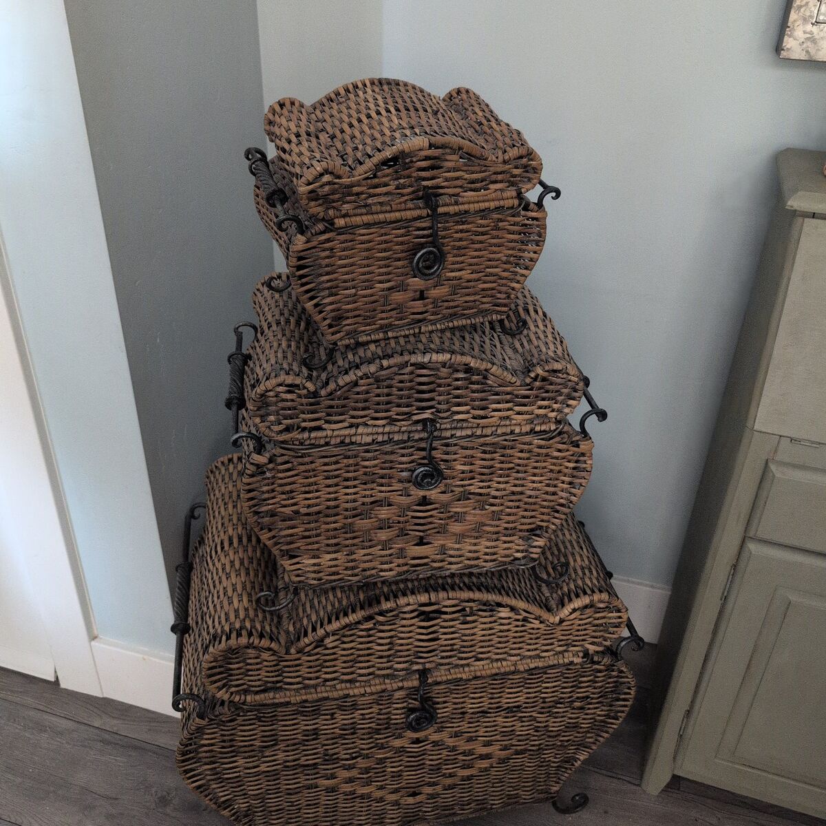 wicker nesting baskets