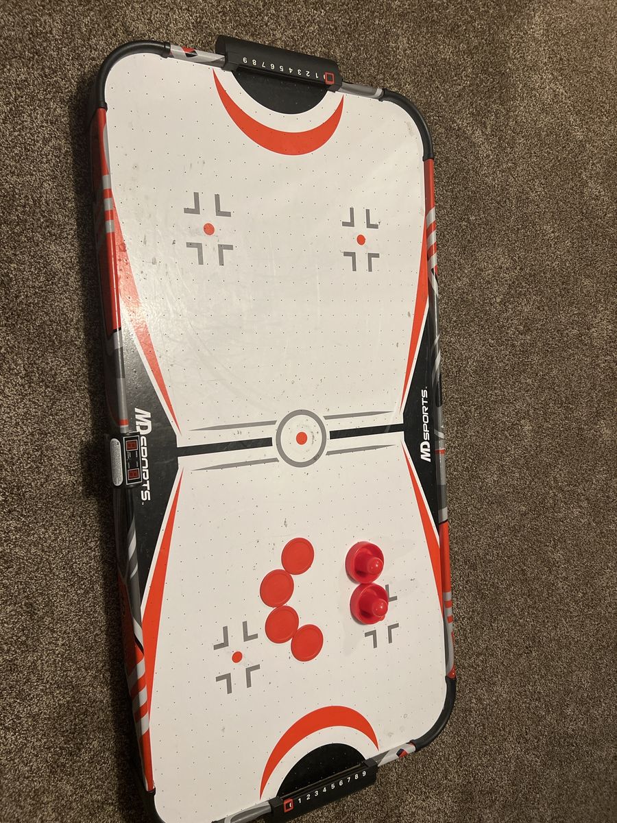 Air hockey table