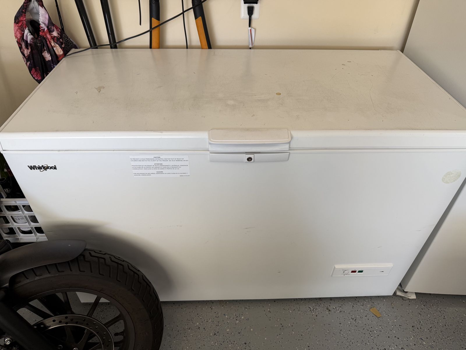 18 cu/ft Whirlpool Chest Freezer - perfect shape