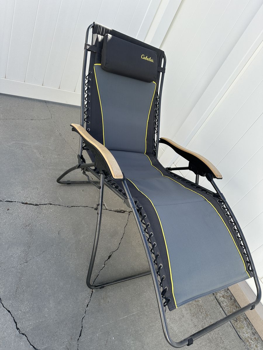Cabela's Portable Lounge Chair With Pillow
