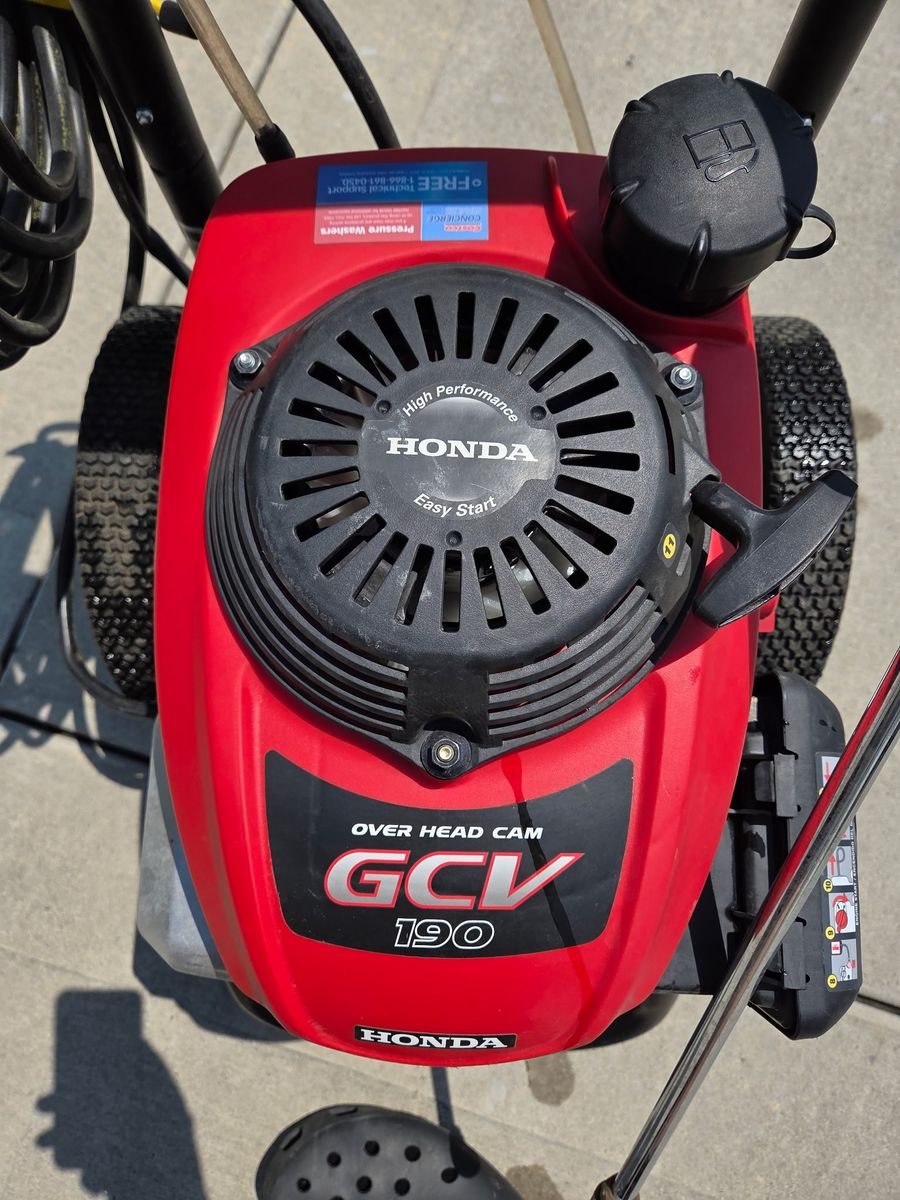 Simpson Gas Pressure Washer 3000 PSI 2.4 GPM Honda GCV190 Engine
